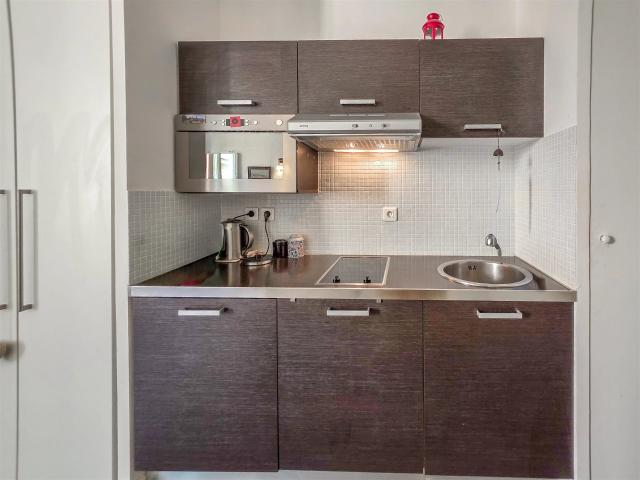 Studio en excellent état à 2 pas de la Place Masséna et à 5. 27m² Nice