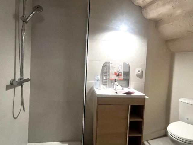 Studio en rez de chaussée, meublé quartier Roquette