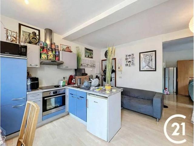 Studio en Vente à Ciney