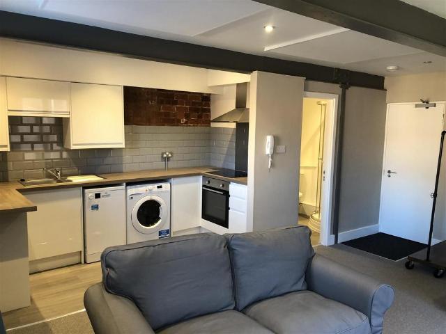 Studio Ellermans House Studio to rent £625 pcm £144 pw