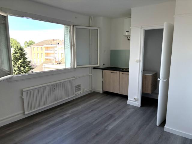 Studio état neuf en centre ville