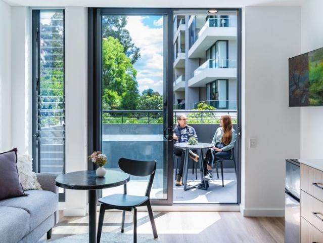 Studio Executive All Inclusive | Community lifestyle | Close to shops and transport