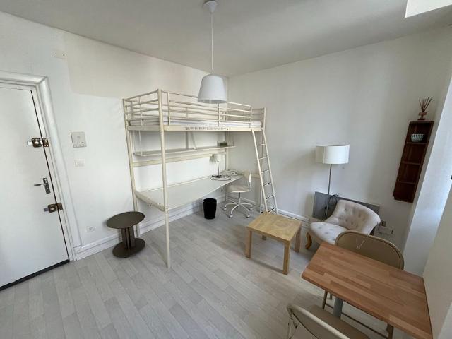 STUDIO FOCH CATHÉDRALE Location Appartement nantes: 15.57 m2