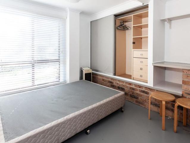 STUDIO FOR LEASE