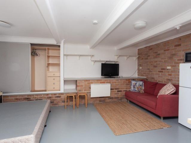 STUDIO FOR LEASE