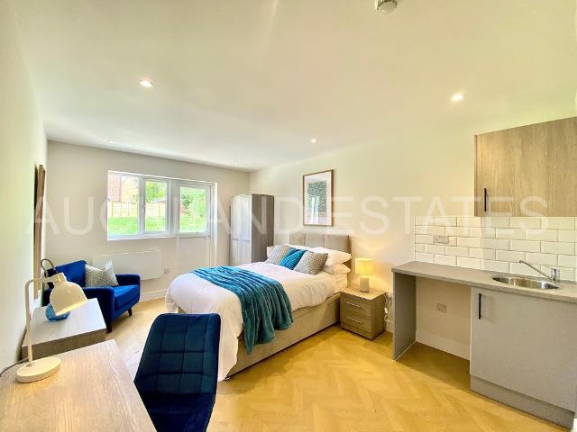 Studio for let