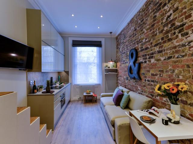 studio for rent at 21 Linden Gardens, London W2 4HD