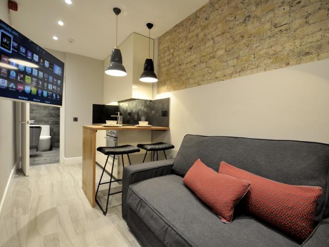 studio for rent at 21 Linden Gardens, W2 4HD