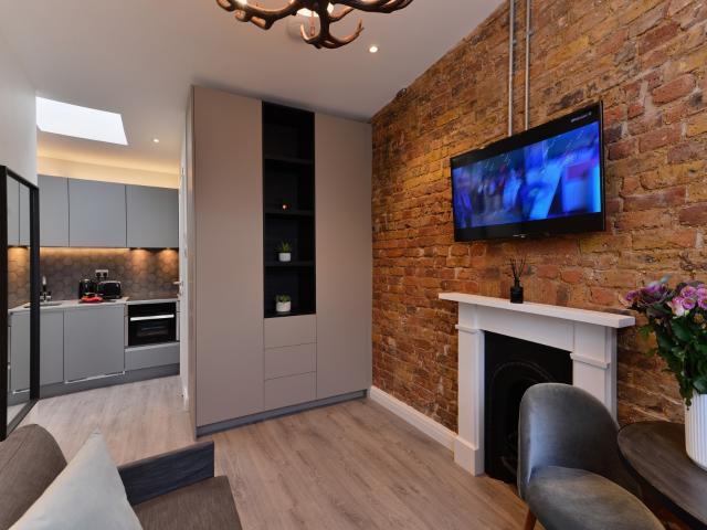 studio for rent at 21 Linden Gardens, W2 4HD