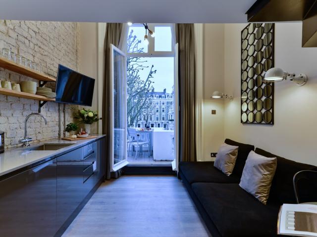 studio for rent at 25 Linden Gardens, London, W2 4HH