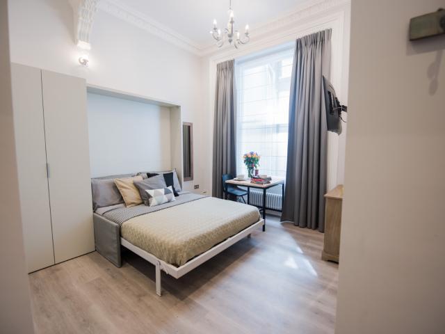 studio for rent at 25 Linden Gardens, London W2 4HH