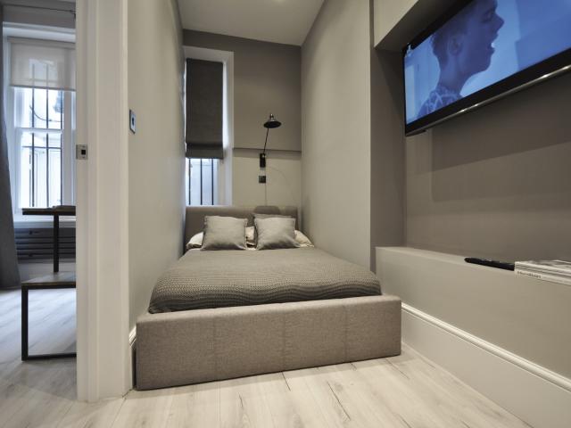 studio for rent at 25 Linden Gardens, London W2 4HH