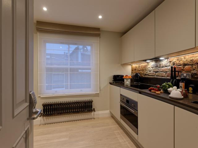 studio for rent at 37 Emperors Gate SW7 4HJ