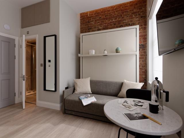 studio for rent at 37 Emperors Gate SW7 4HJ