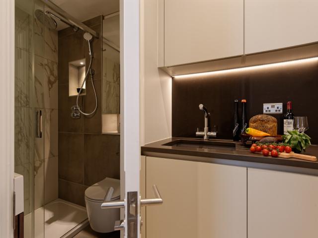 studio for rent at 37 Emperors Gate SW7 4HJ