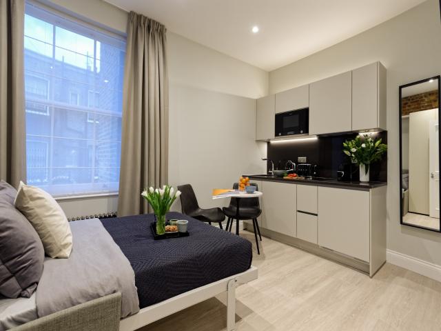 studio for rent at 37 Emperors Gate SW7 4HJ