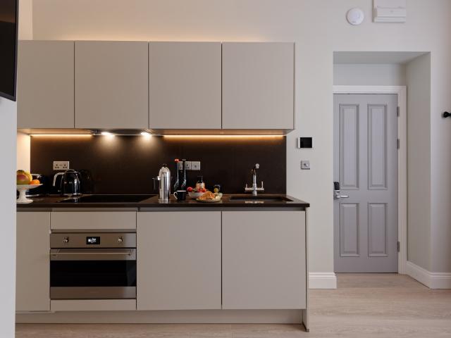 studio for rent at 37 Emperors Gate SW7 4HJ