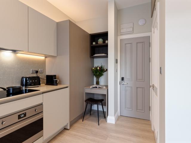 studio for rent at 37 Emperors Gate SW7 4HJ