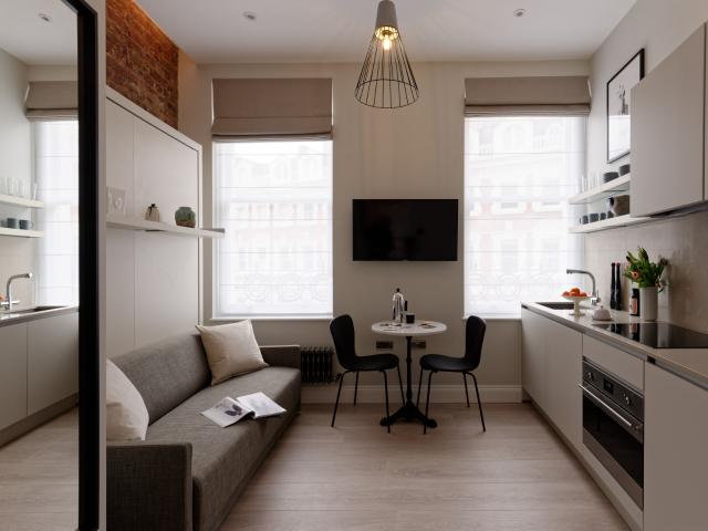 studio for rent at 37 Emperors Gate SW7 4HJ