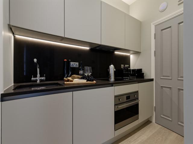 studio for rent at 37 Emperors Gate SW7 4HJ