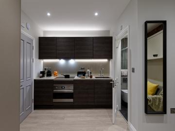 studio for rent at 37 Emperors Gate SW7 4HJ