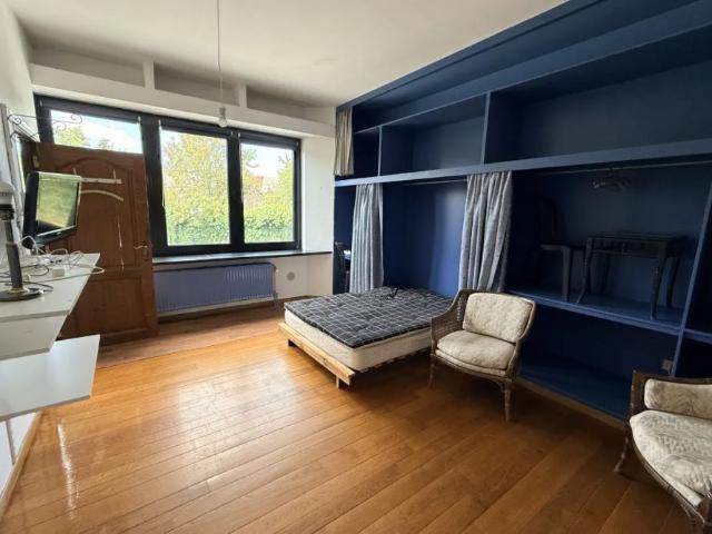 Studio for rent, Gilly