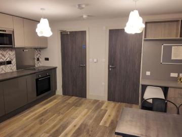 STUDIO for rent – Gloucester Rd