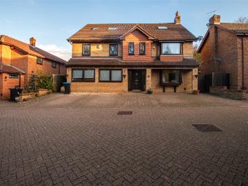 studio for rent in 2 Krypton Close, Shenley Lodge, MK5