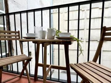 Studio for rent in Cortes, couples allowed