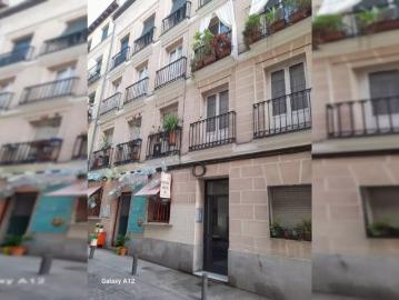 Studio for rent in Cortes, couples allowed