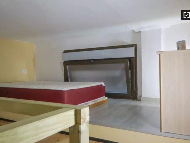 Studio for rent in Canillejas, perfect for students and professionals