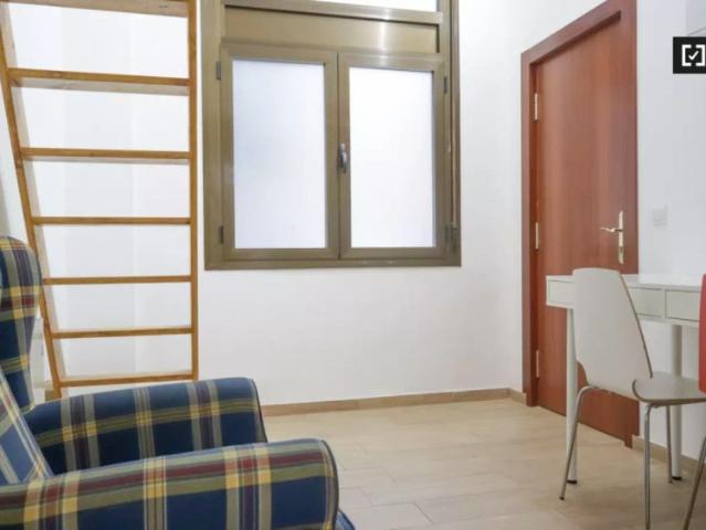 Studio for rent in Canillejas, professionals only