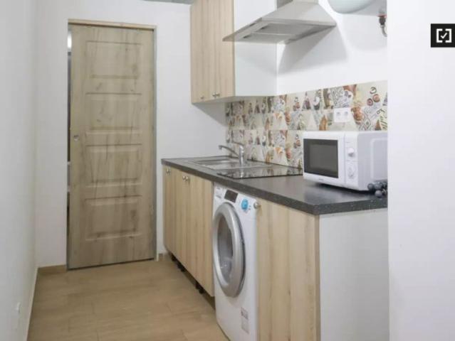 Studio for rent in Canillejas, professionals only