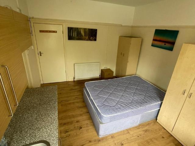 Studio for rent in Cannon Hill, N14 6LH