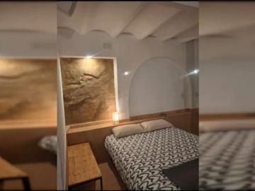 Studio for rent in Centre, all bills included, couples allowed