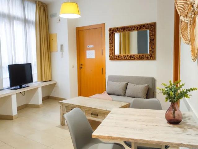 Studio for rent in Centro Histórico, bills included
