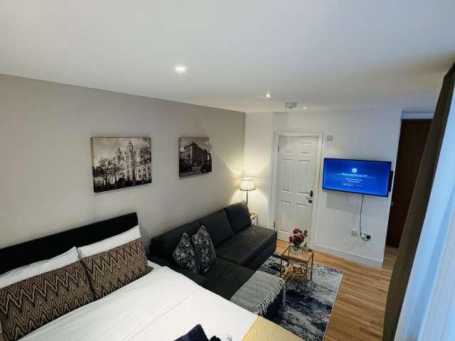 Studio for rent in Church Street, London