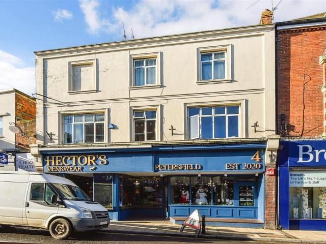 studio for rent in Chapel Street, GU32 3DP