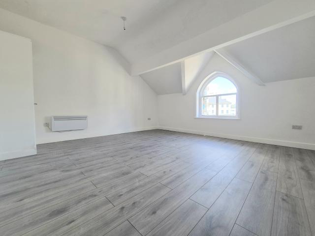 studio for rent in Crown Street, Halifax, Halifax