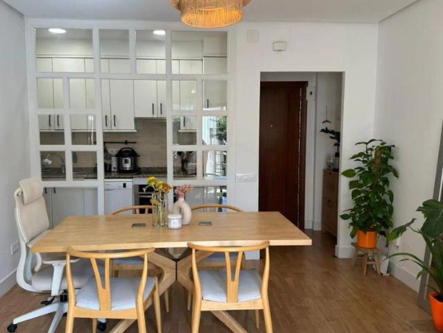 Studio for rent in Cuatro Caminos, pets and smoking allowed