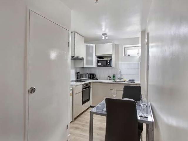 Studio for rent in Custom House, London