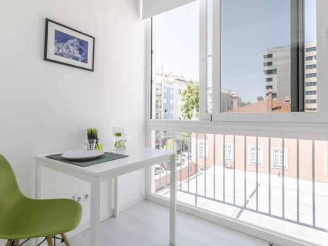 Studio for rent in a residence in Av. Novas, central Lisbon