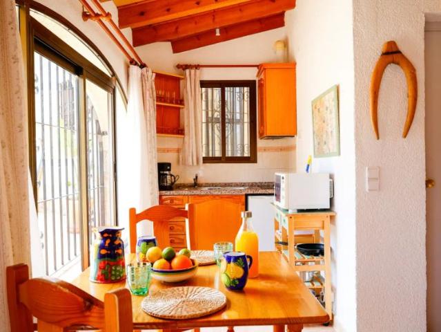 Studio for rent in Alicante, all bills included