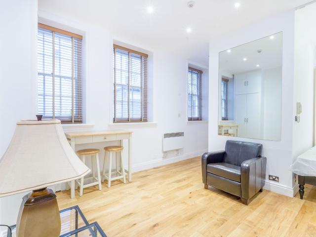 Studio for Rent in All Souls Place | Foxtons