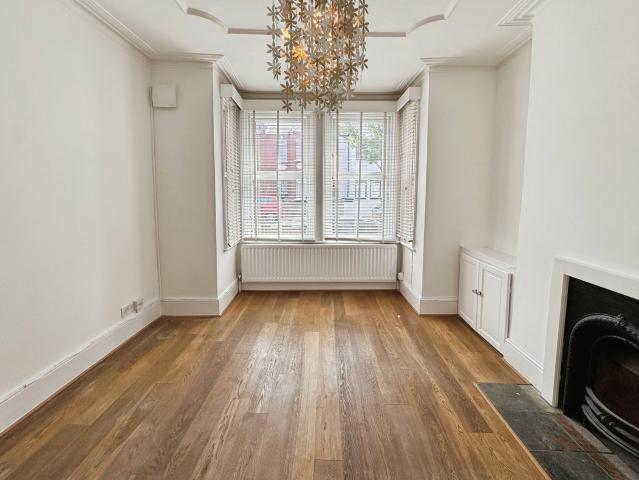 studio for rent in Balmoral Road, London, NW2
