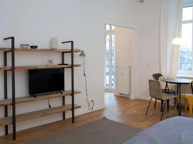 Studio for rent in Berlin, bills included