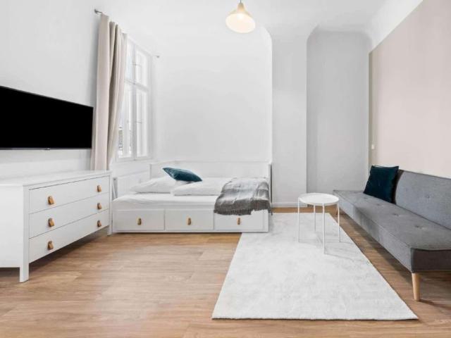 Studio for rent in Berlin, bills included