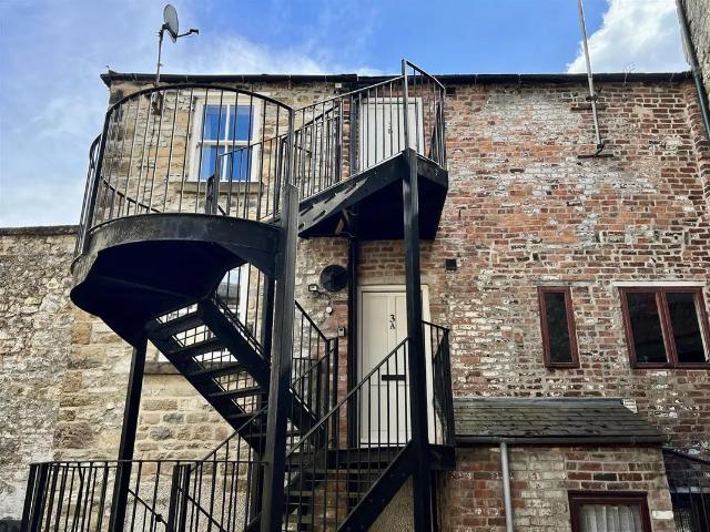 studio for rent in Buxton Road, Bakewell