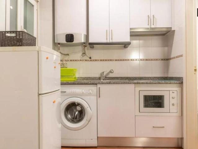 Studio for rent in Embajadores, Madrid