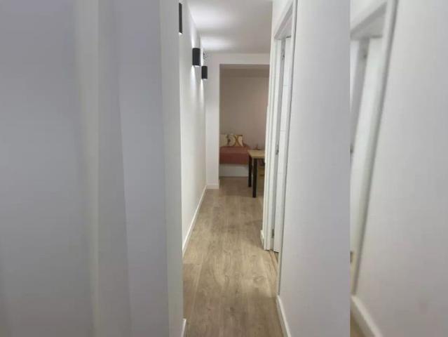Studio for rent in En Corts, bills included